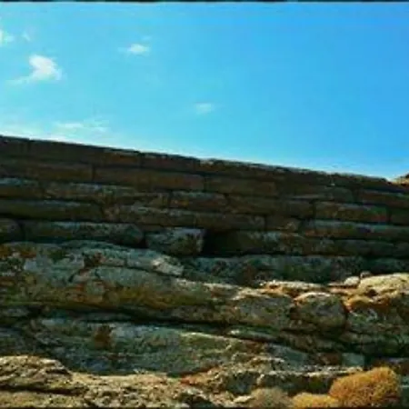 Spitaki Serifos Lantställe