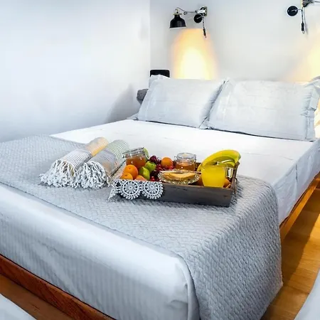 Spitaki Serifos Kır Evi